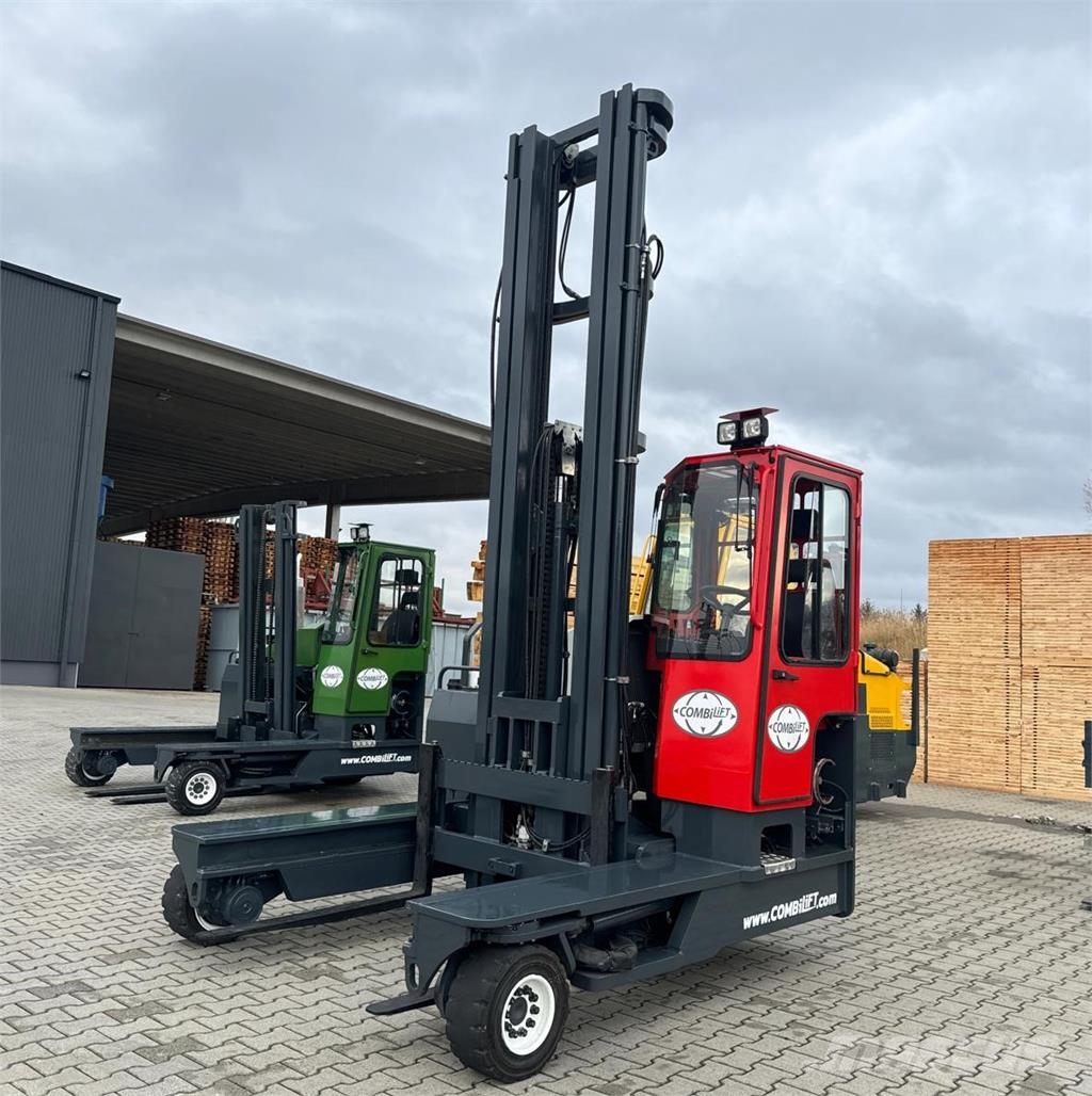 Combilift C4500  // 4500 KG //Triplex 9300 //Very good condi Чотириходові річ-траки