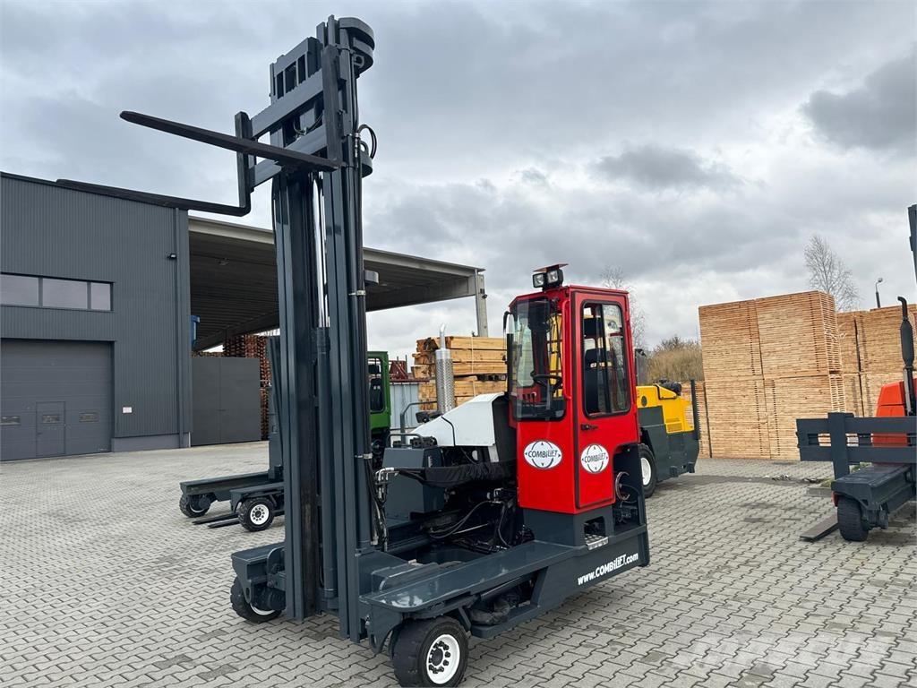 Combilift C4500 // 4500 KG //Triplex 9300 //Very good condi 4-way reach trucks