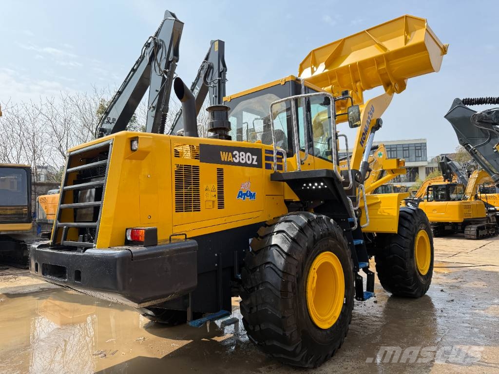 Komatsu WA 380 Колесни товарачи