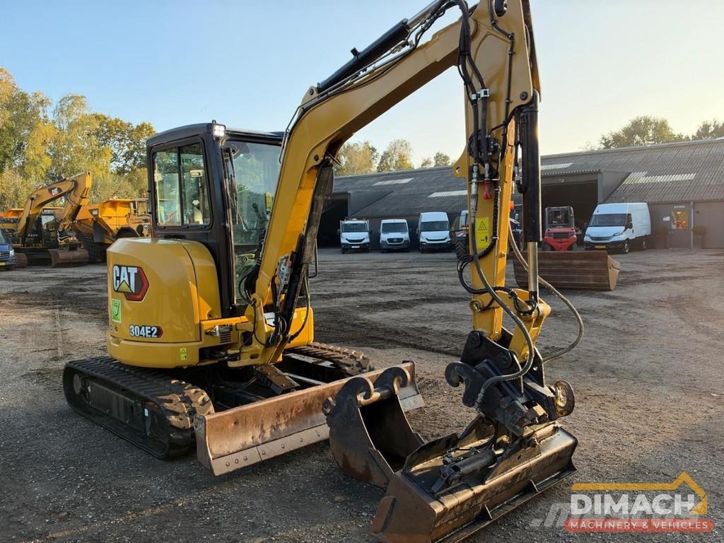 CAT 304 E2 CW10 - CE - 4-cylinder tilting bucket + bac Mini pelle < 7t