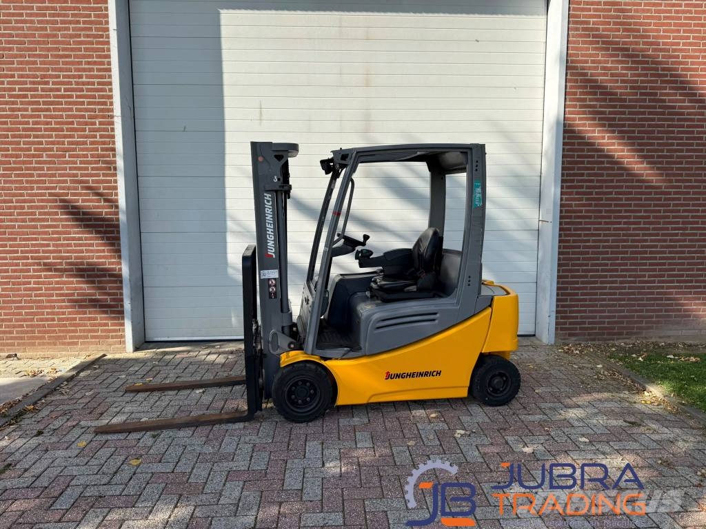 Jungheinrich EFG318 شاحنات ذات رافعات شوكية تعمل بالكهرباء