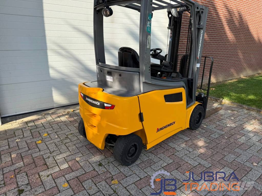 Jungheinrich EFG318 شاحنات ذات رافعات شوكية تعمل بالكهرباء