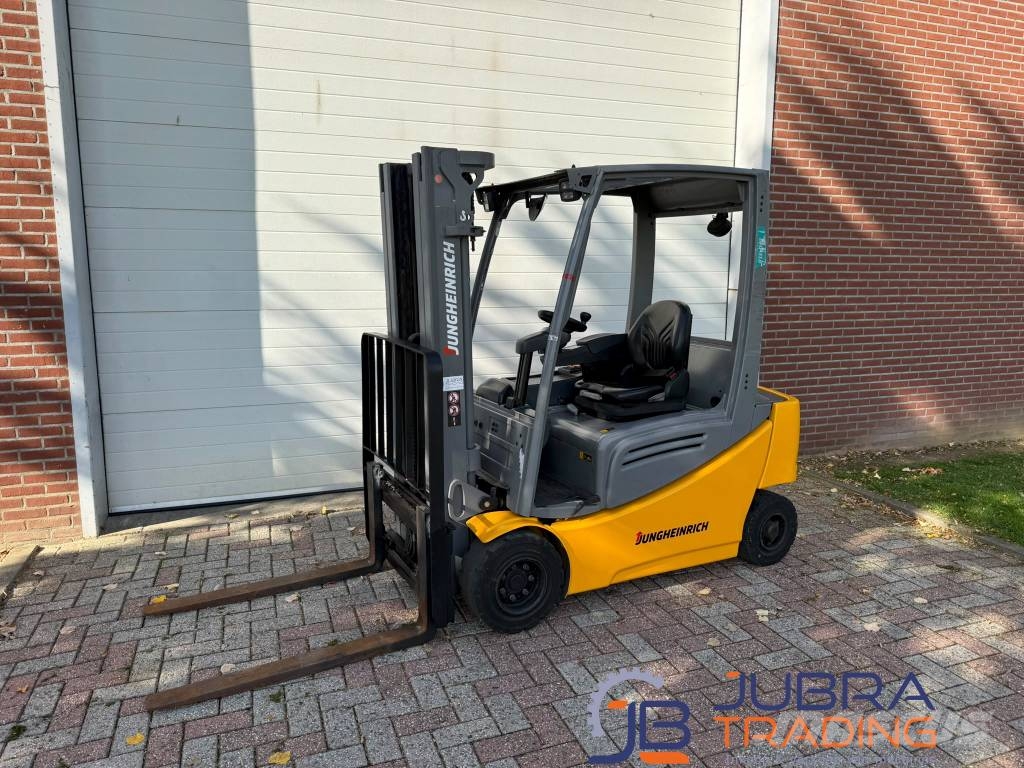 Jungheinrich EFG318 شاحنات ذات رافعات شوكية تعمل بالكهرباء