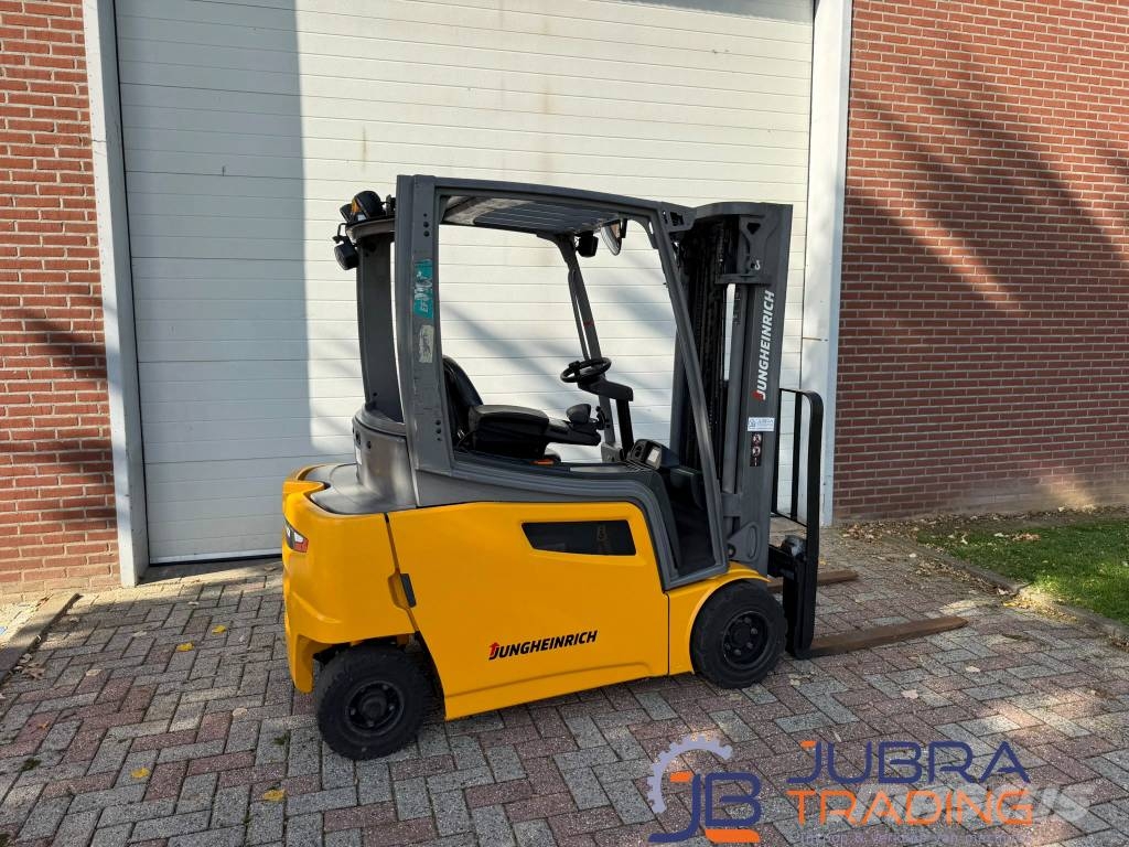 Jungheinrich EFG318 شاحنات ذات رافعات شوكية تعمل بالكهرباء