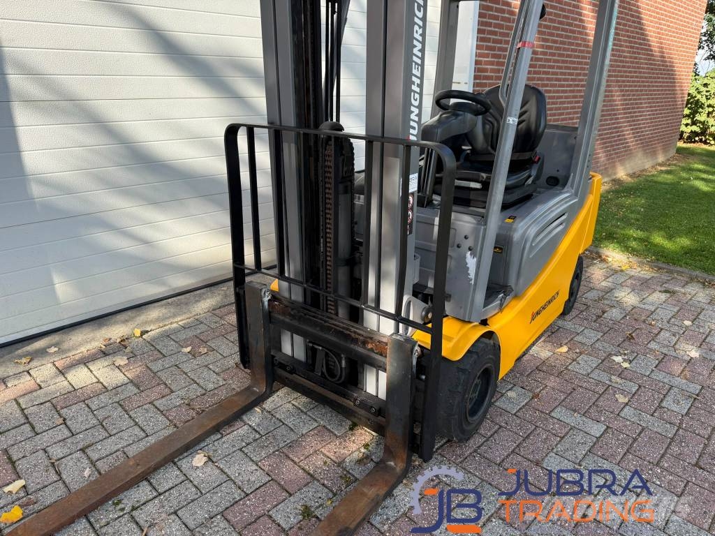 Jungheinrich EFG318 شاحنات ذات رافعات شوكية تعمل بالكهرباء
