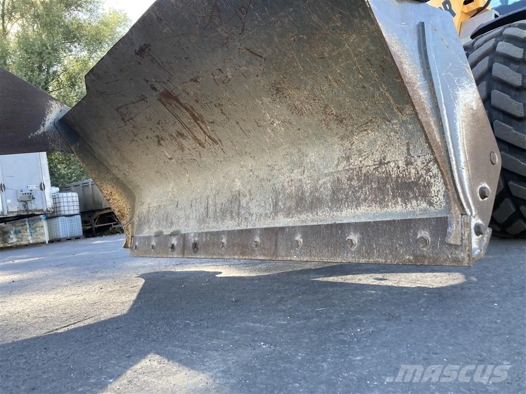 Liebherr L 506 Compact Chargeuse sur pneus