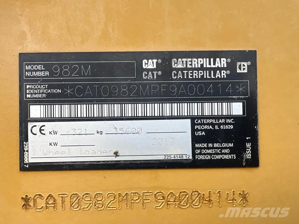 CAT 982M . لوادر بعجل