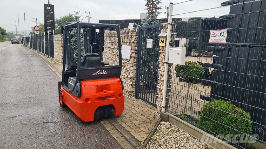 Linde E 14-02, Tripplex bis 4,5 m, Hubkraft 1.400 kg شاحنات ذات رافعات شوكية تعمل بالكهرباء