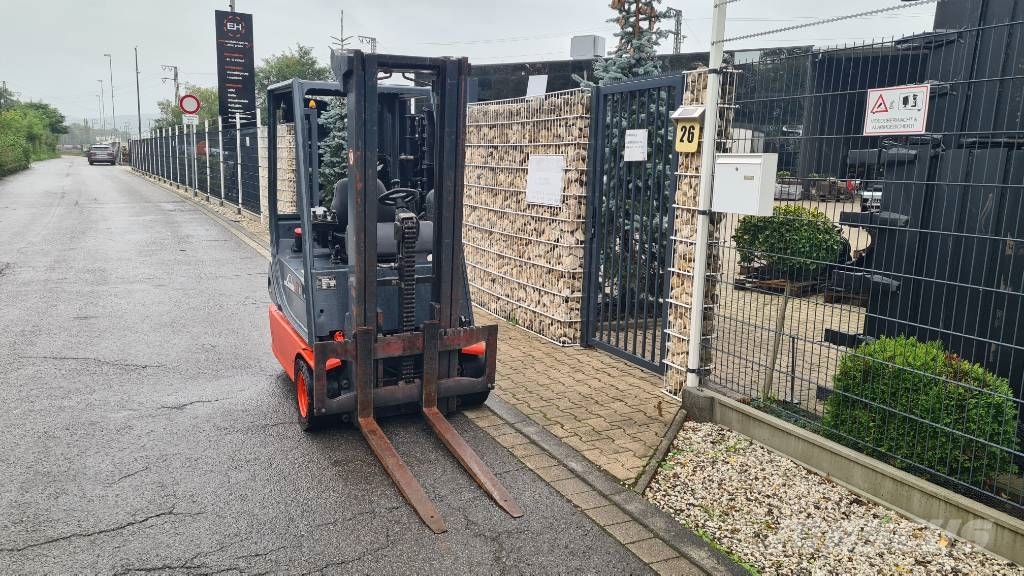 Linde E 14-02, Tripplex bis 4,5 m, Hubkraft 1.400 kg شاحنات ذات رافعات شوكية تعمل بالكهرباء