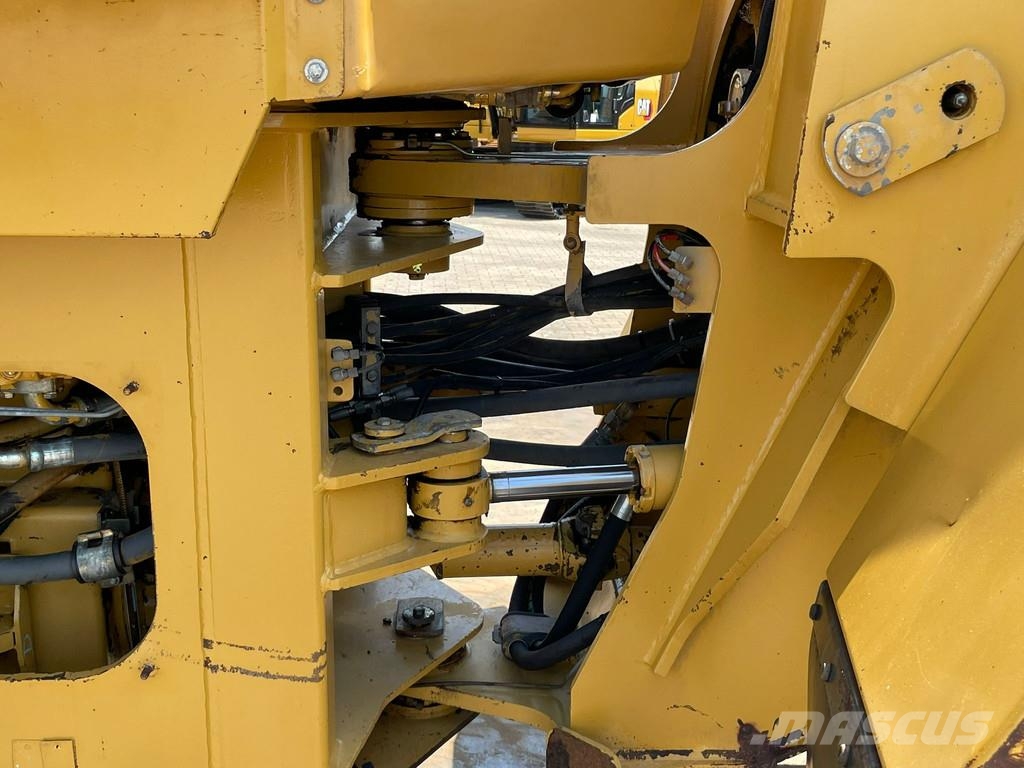 CAT 938F Carregadeiras de rodas