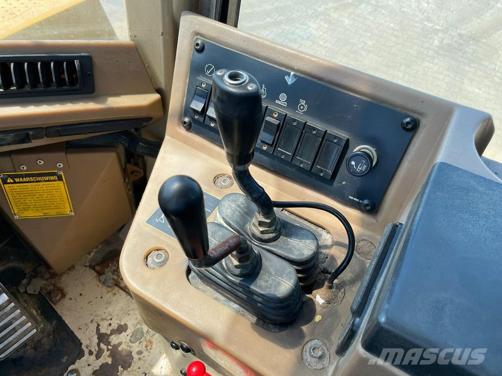 CAT 938F Carregadeiras de rodas