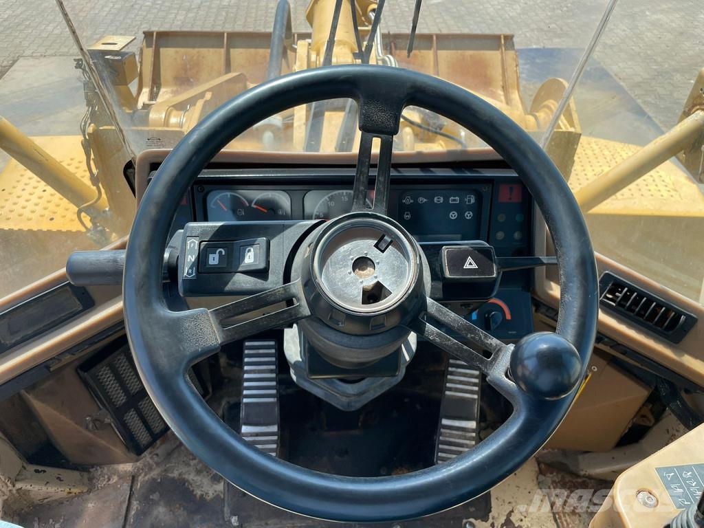CAT 938F Carregadeiras de rodas