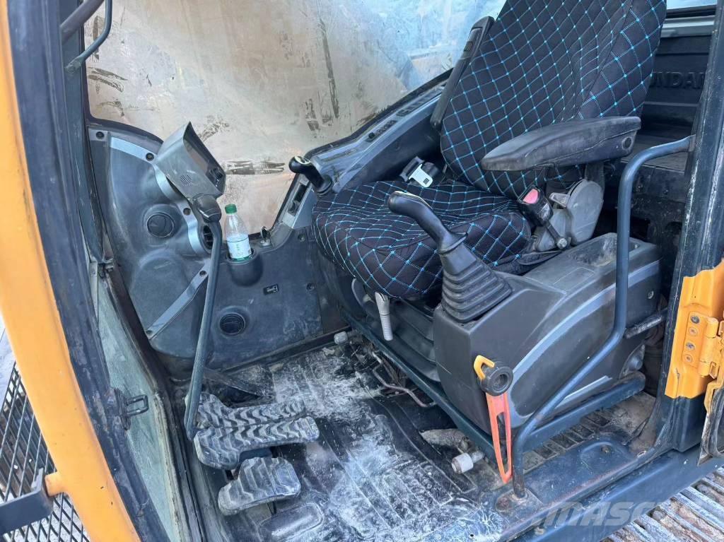 Hyundai Robex 220 LC-9 S Kāpurķēžu ekskavatori