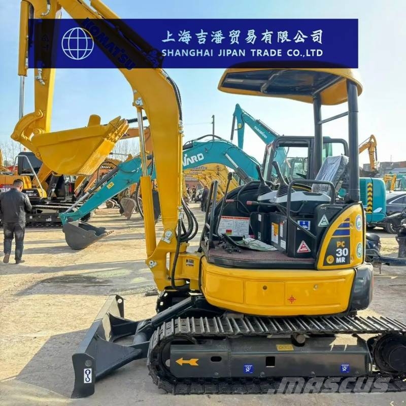 Komatsu PC30 小型挖掘机