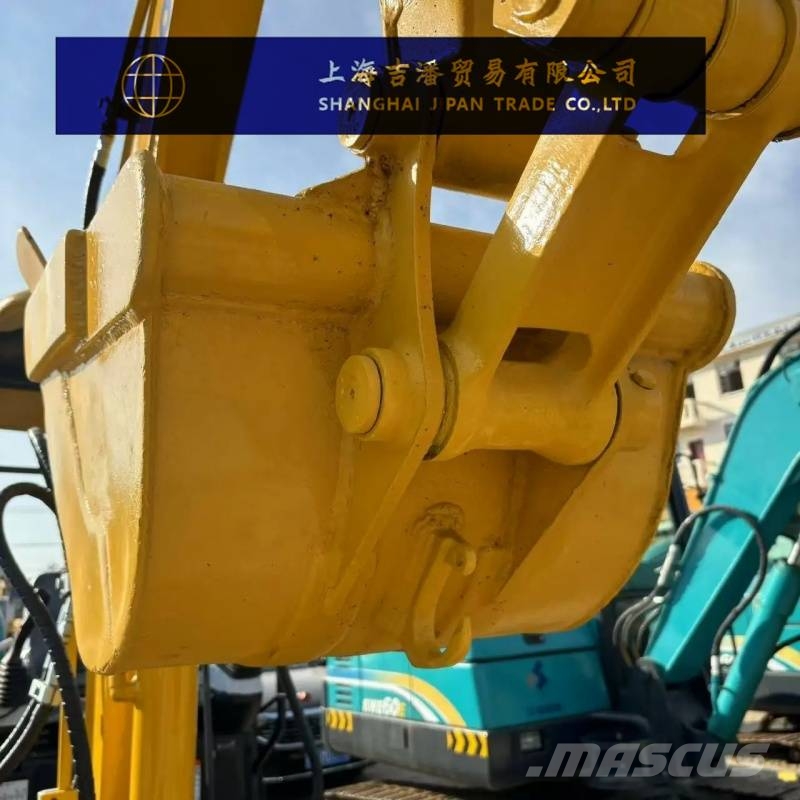 Komatsu PC30 小型挖掘机
