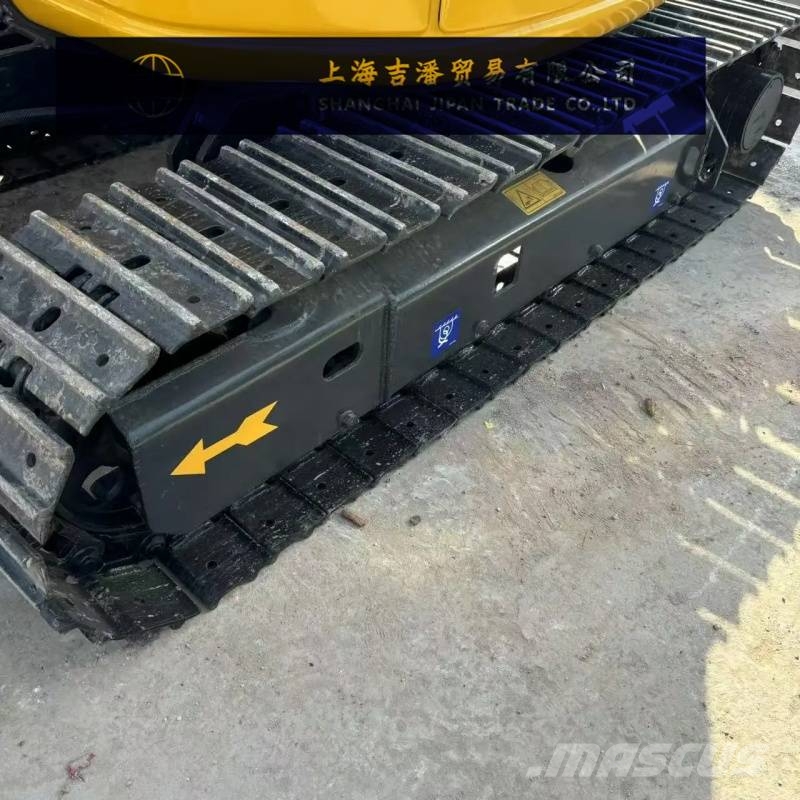 Komatsu PC30 小型挖掘机