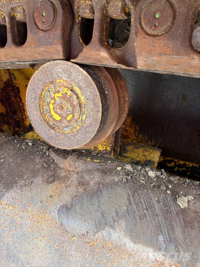 Komatsu D65PX-18E0 Vikšriniai buldozeriai