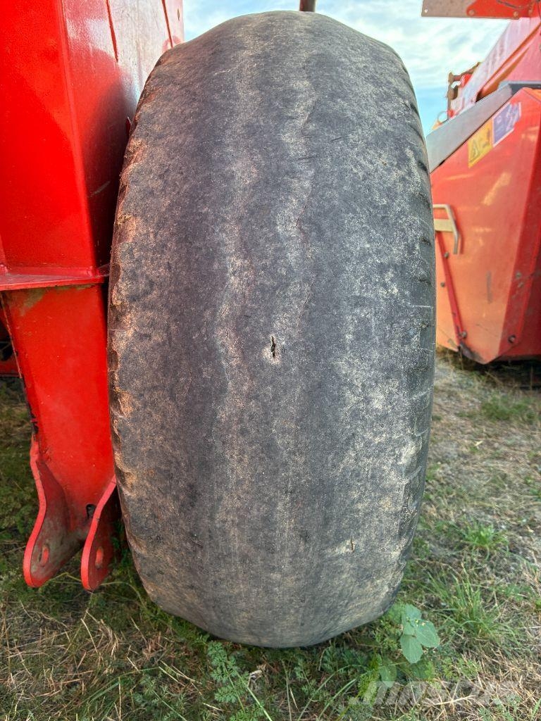 Kuhn FC303GLV 装载牵引式割草机