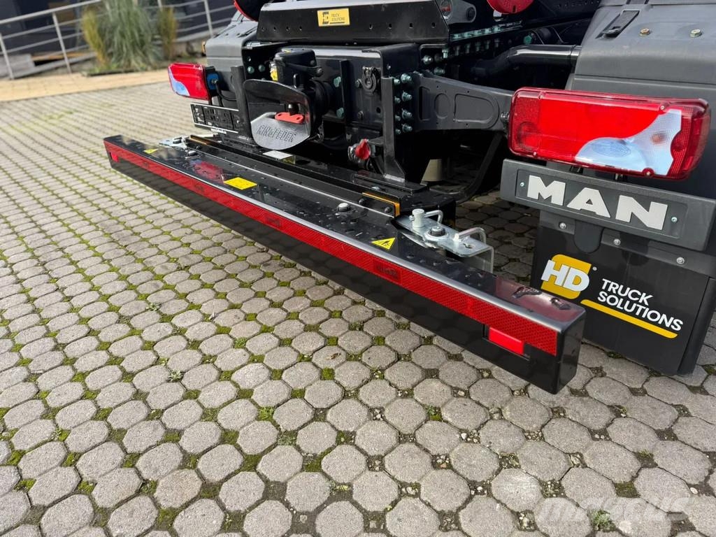 MAN TGS 26.520 MAN TGS 26.520 6x2 Abrollkipper + Kran Hook lift trucks