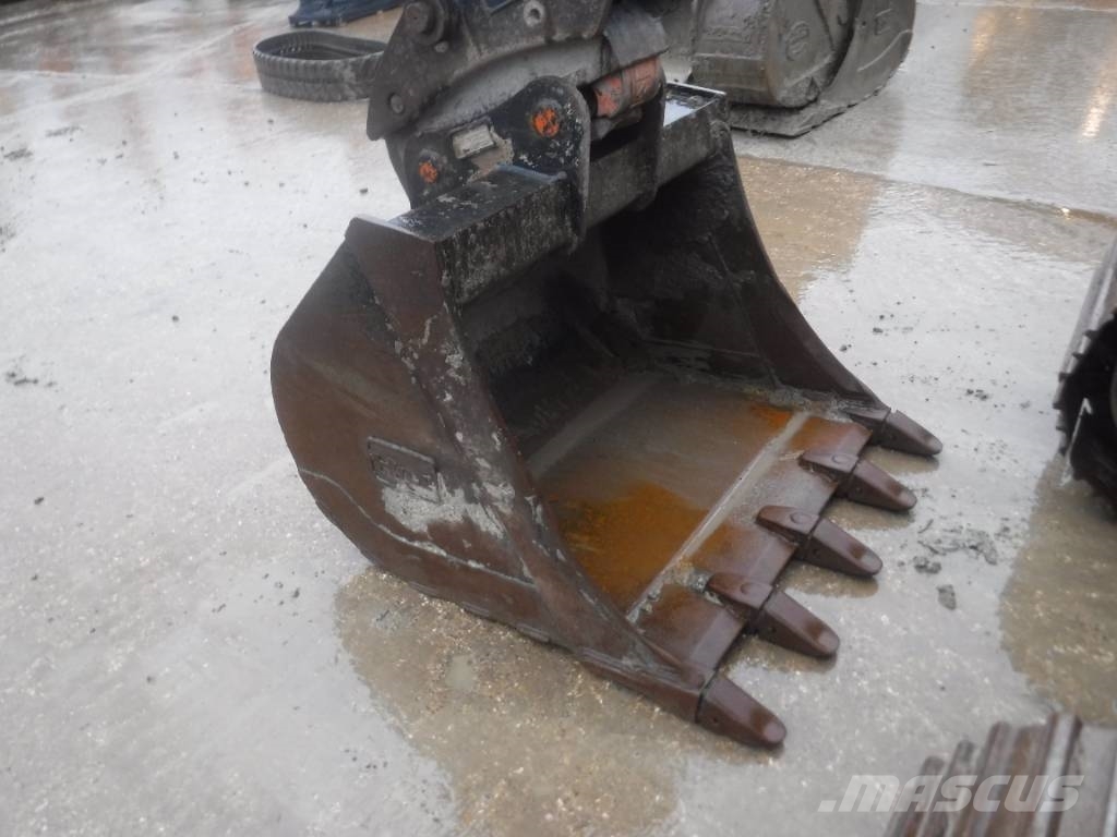 Hitachi ZX 130 LC N-7 Kāpurķēžu ekskavatori