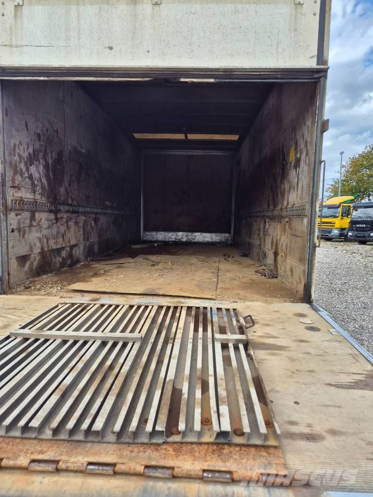 MAN TGL 10 / 12.180 4x2 with lift /ramp Camiones caja cerrada