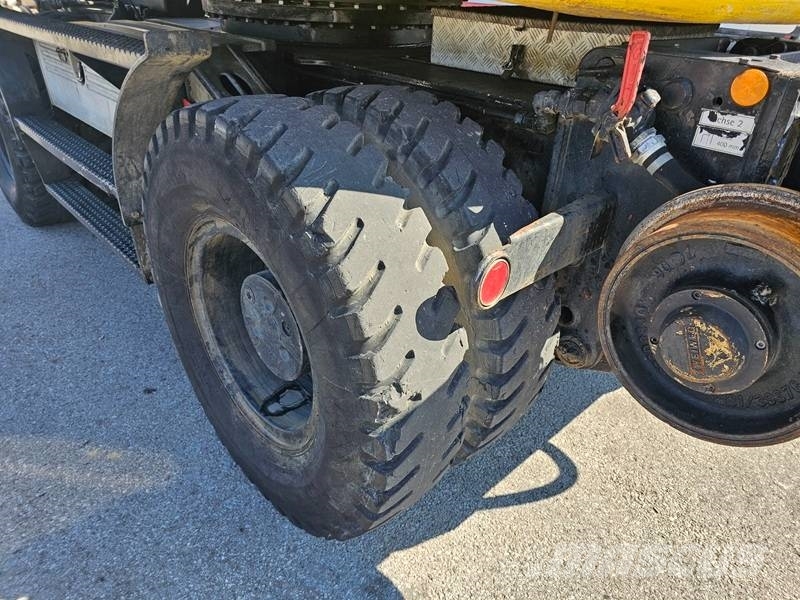 Liebherr A 900 C ZW 轮式挖掘机