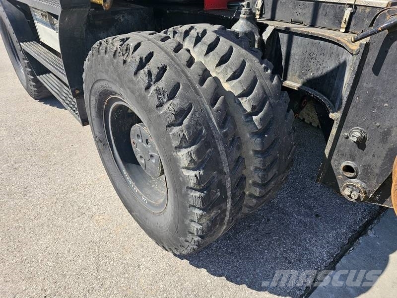 Liebherr A 900 C ZW 轮式挖掘机