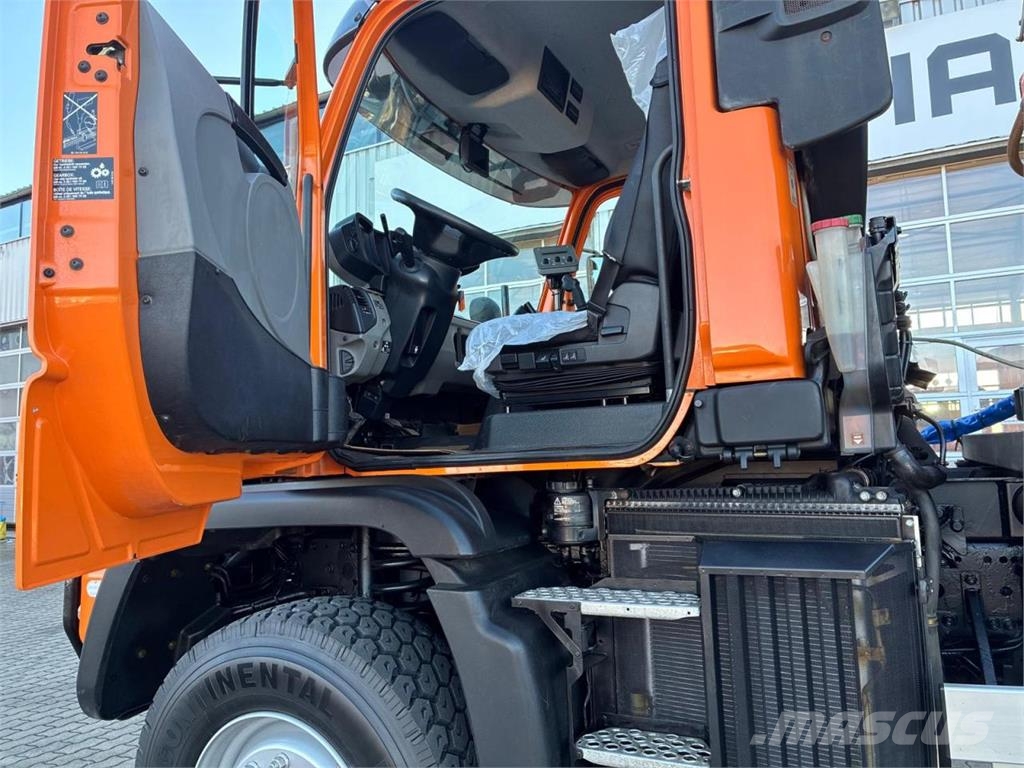 Mercedes-Benz Unimog U 530 mit neuem Motor Otros camiones