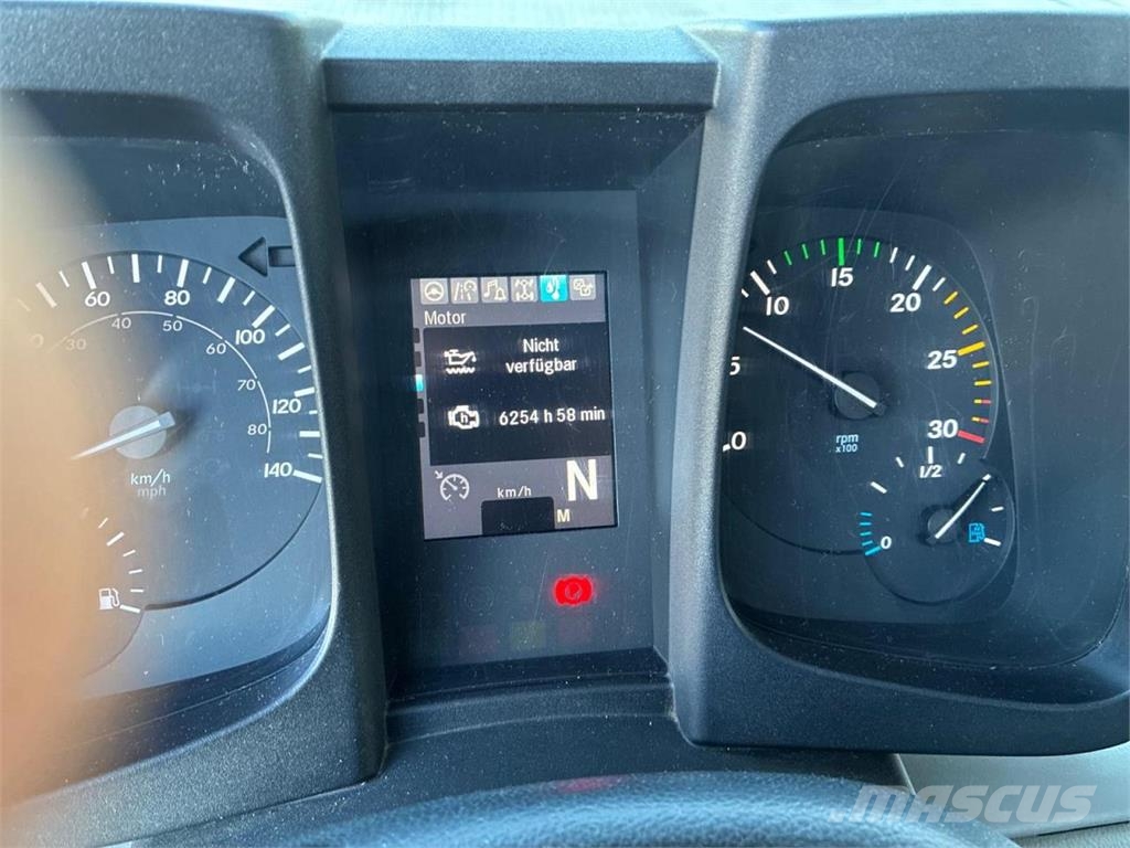 Mercedes-Benz Unimog U 530 mit neuem Motor Otros camiones