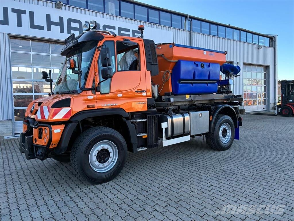 Mercedes-Benz Unimog U 530 mit neuem Motor Otros camiones