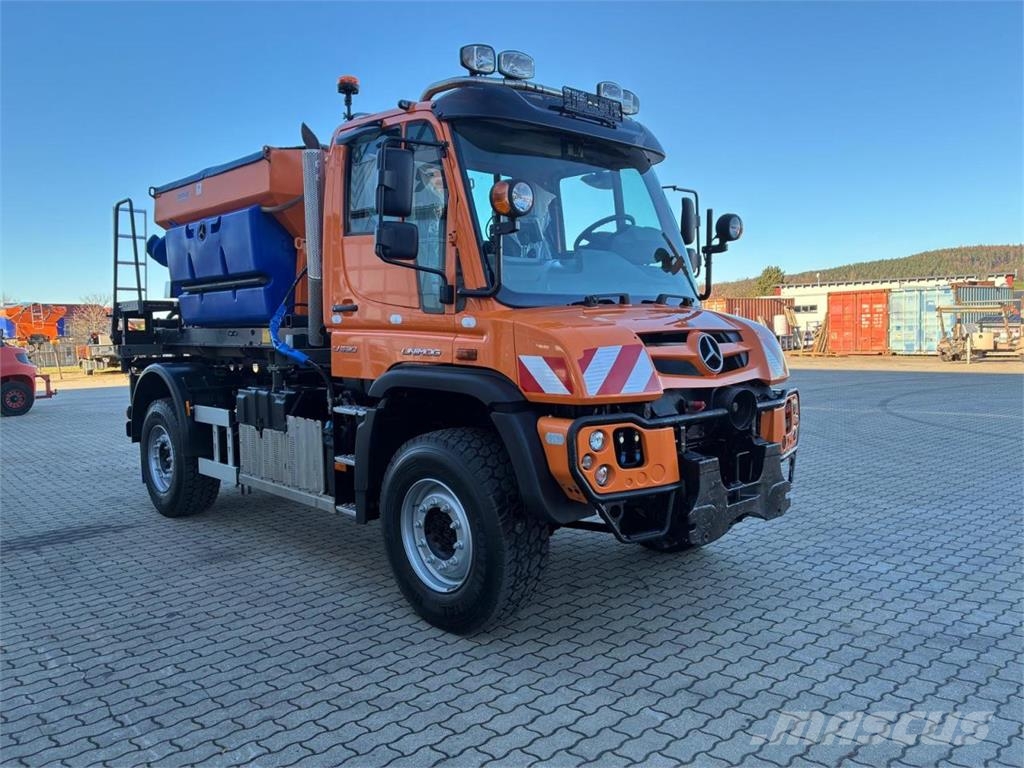 Mercedes-Benz Unimog U 530 mit neuem Motor Otros camiones
