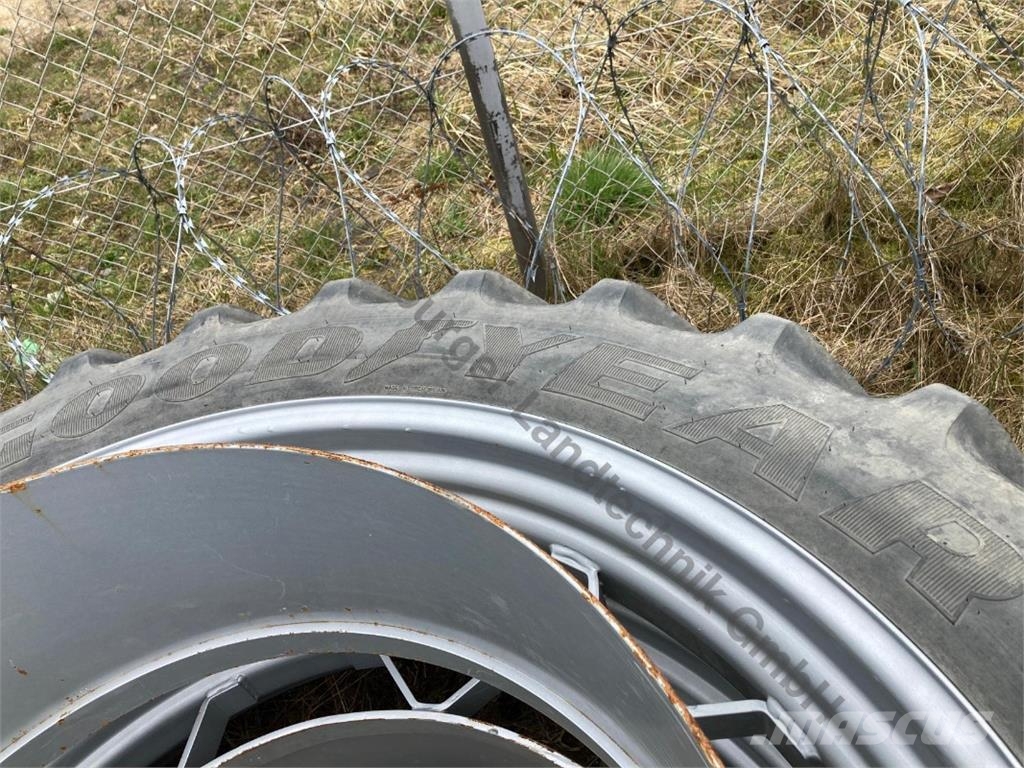 Goodyear 300/90R50 Sonstige Landmaschinen