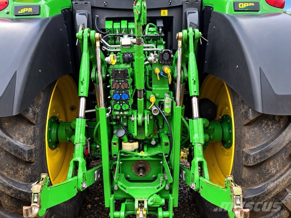 John Deere John Deere 6155R Ultimate Edition Traktory