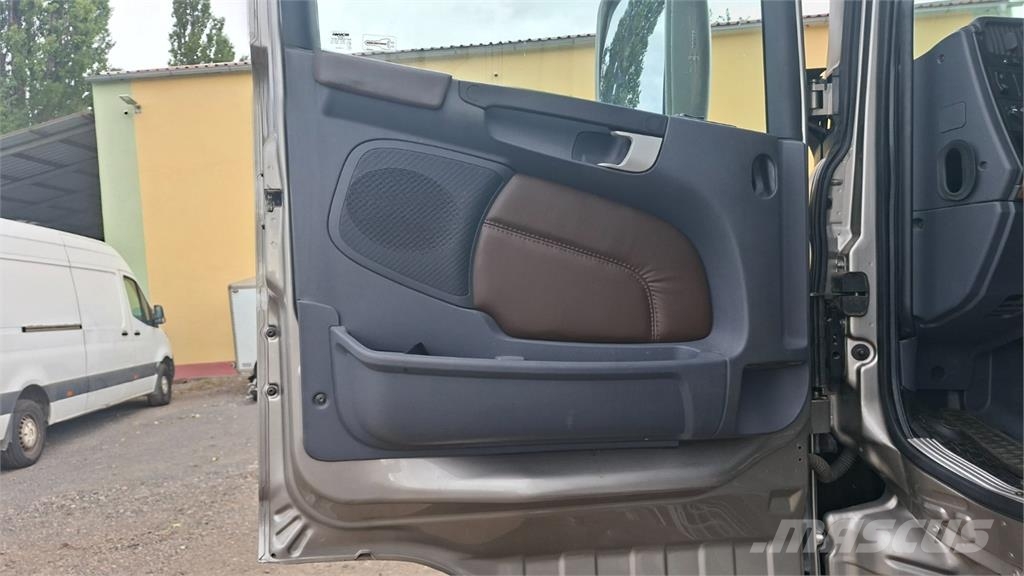 Scania R 340 PŘEPRAVA KONÍ Kamioni-šasije