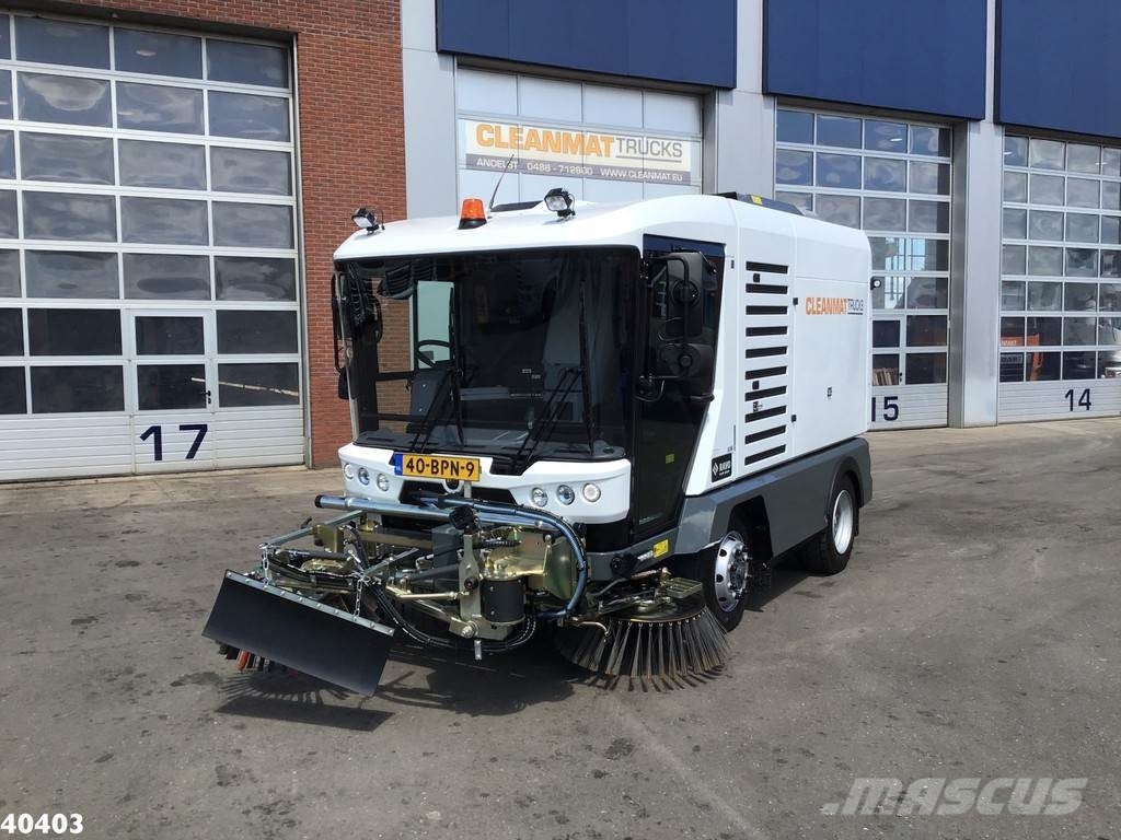 Ravo 5-SERIES 580 with 3-rd brush Sweeper trucks