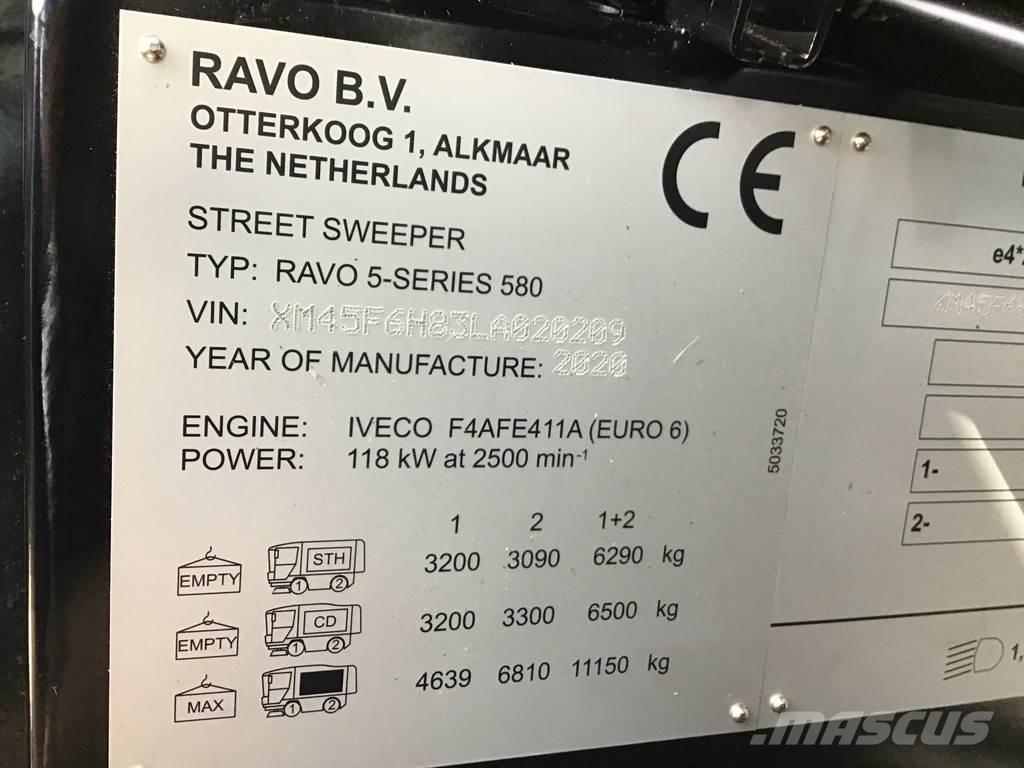 Ravo 5-SERIES 580 with 3-rd brush Sweeper trucks