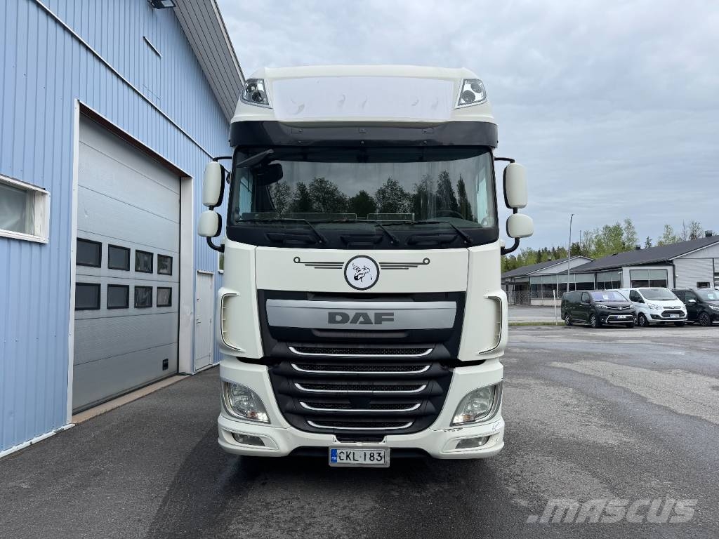 DAF XF 510 8x2 FAK Camiones con caja de remolque