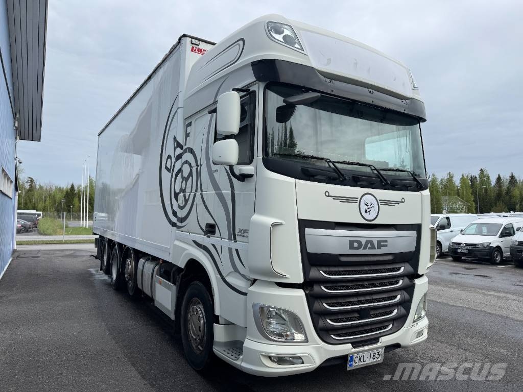 DAF XF 510 8x2 FAK Camiones con caja de remolque