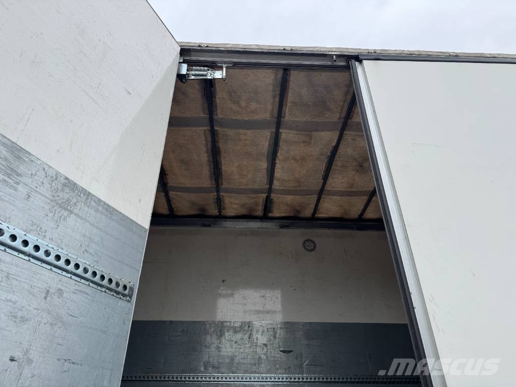 DAF XF 510 8x2 FAK Camiones con caja de remolque