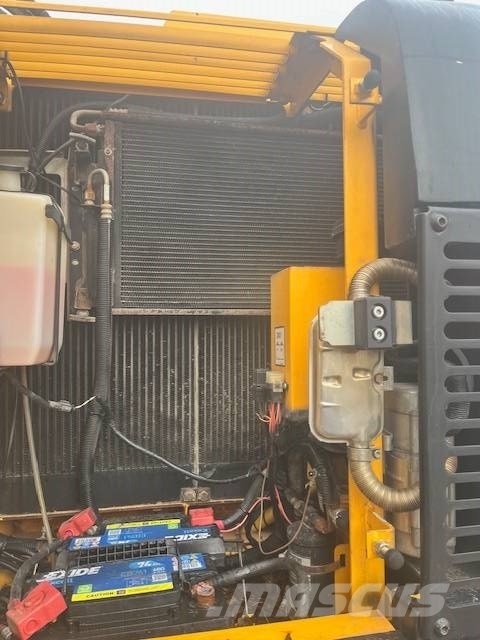 JCB JZ 255 LC / Tiltti+pihdit, Rasvari,Lämmitin Rupsgraafmachines