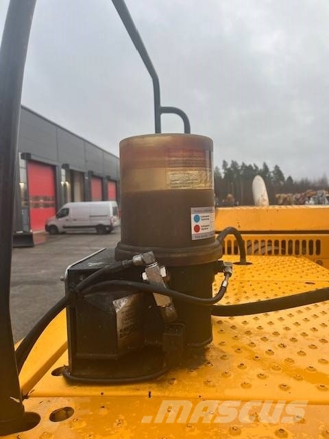 JCB JZ 255 LC / Tiltti+pihdit, Rasvari,Lämmitin Rupsgraafmachines