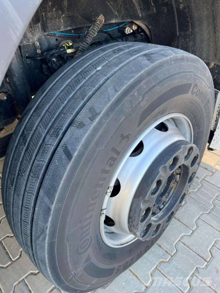Ford F 500 شاحنات بغطاء جانبي