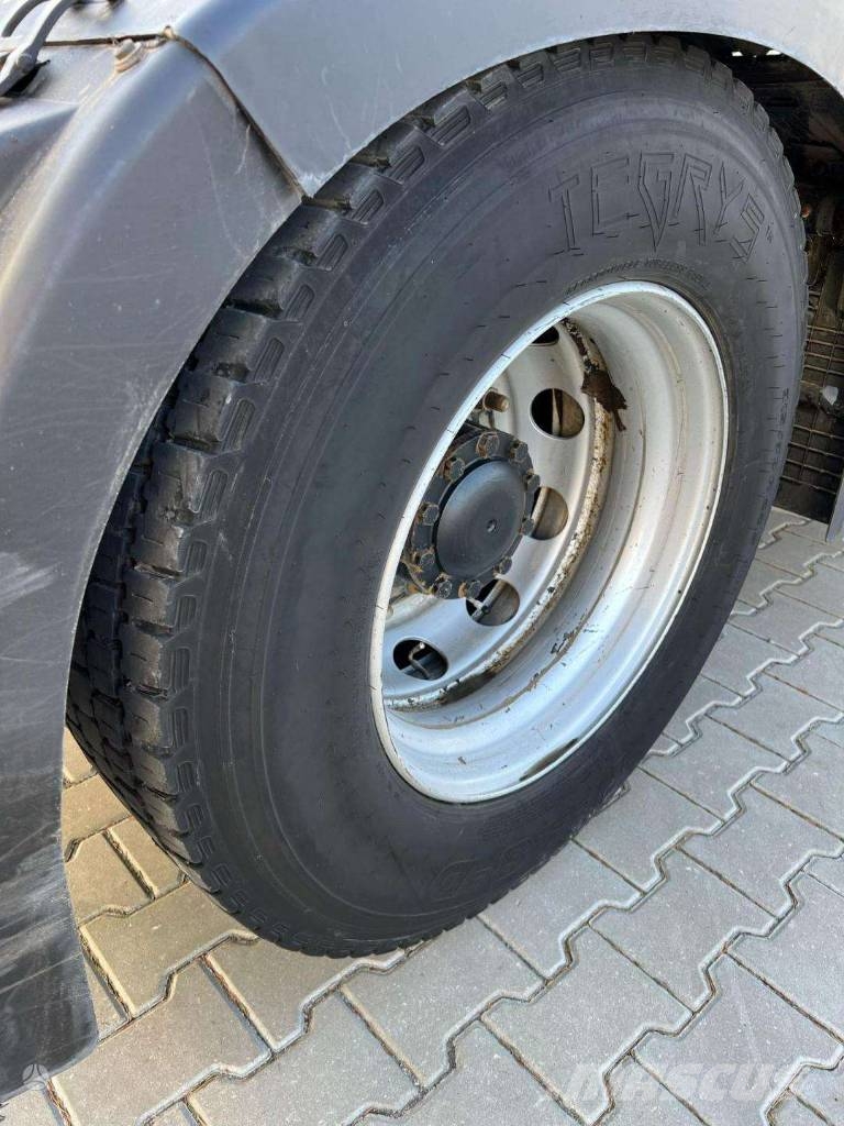 Ford F 500 شاحنات بغطاء جانبي