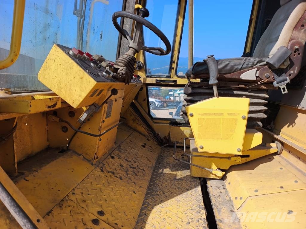 Bomag BW 151 AD-2 Двойни барабанни ролки
