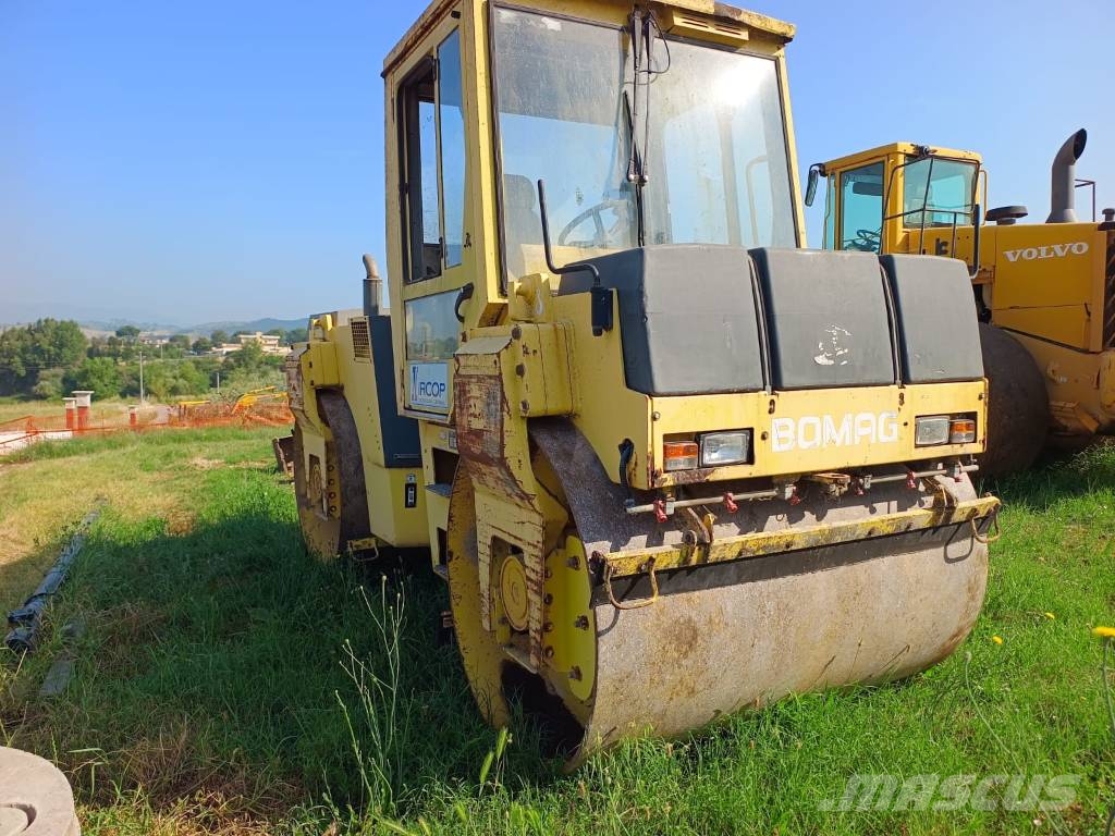 Bomag BW 151 AD-2 Двойни барабанни ролки