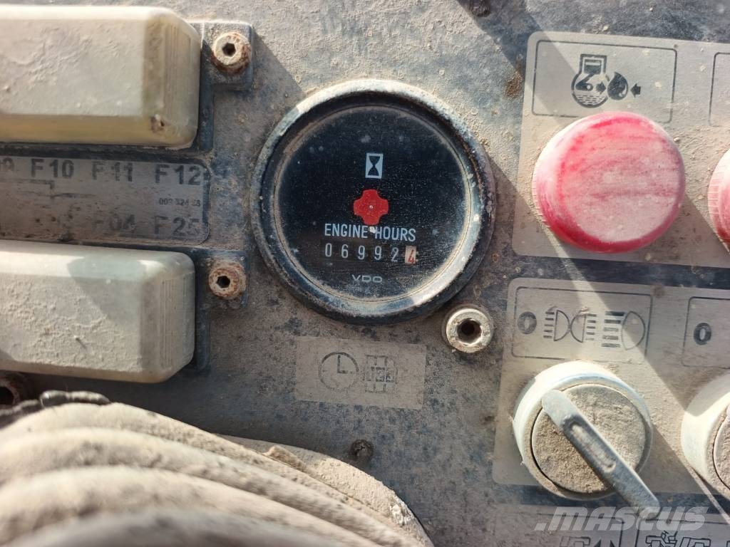Bomag BW 151 AD-2 Двойни барабанни ролки