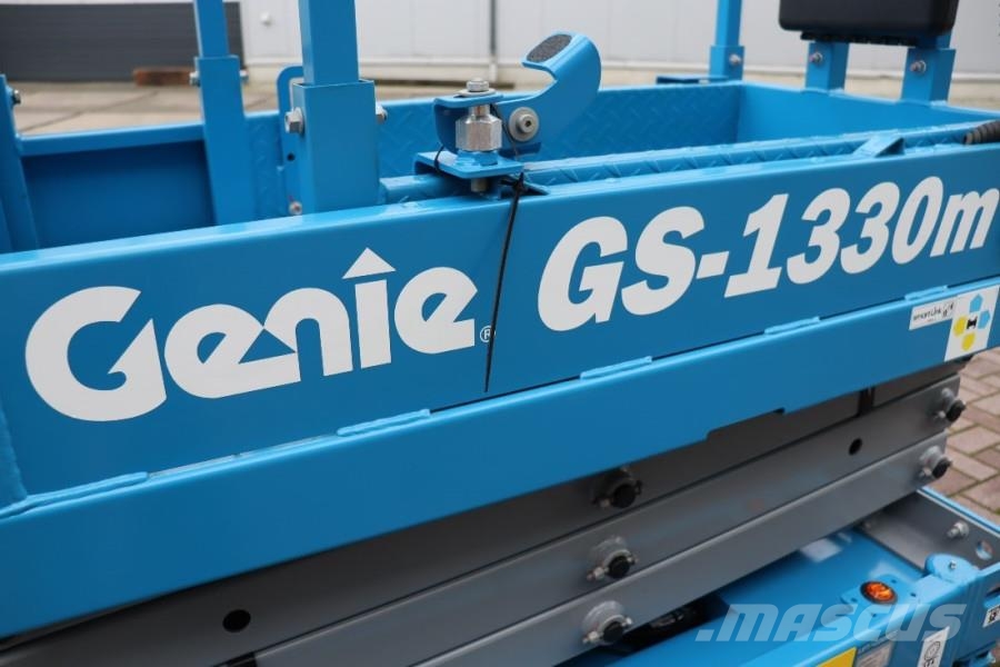 Genie GS1330M ALL-ELECTRIC DC DRIVE, 5.9M WORKING HEIGHT Schaarhoogwerkers