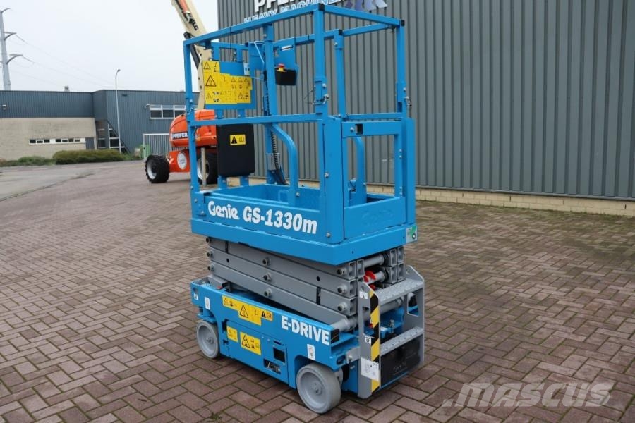 Genie GS1330M ALL-ELECTRIC DC DRIVE, 5.9M WORKING HEIGHT Schaarhoogwerkers