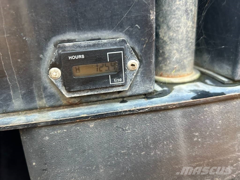JCB 3 TFT Странични самосвали