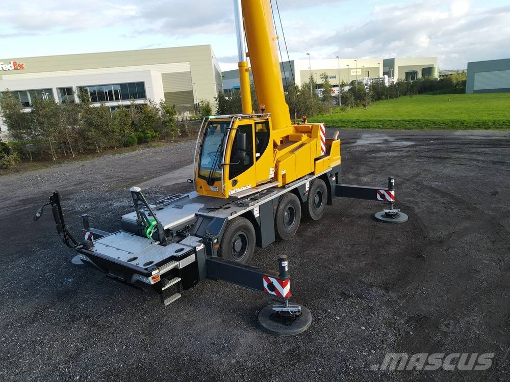 Liebherr LTC1050-3.1 All terrain cranes
